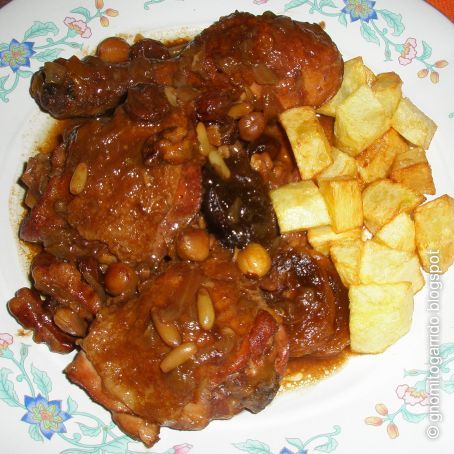 Pollo con frutos secos