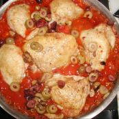 CAZUELA DE POLLO CON SALSA DE TOMATE