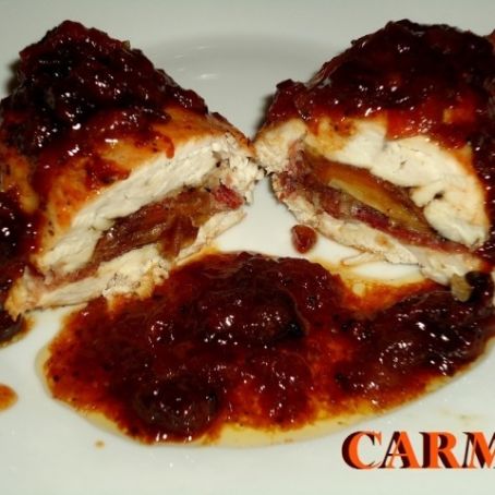 Rollitos de pollo rellenos de jamón y dátiles