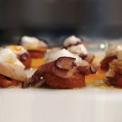 Pulpo con puré cremoso de patata, pimienta roja y mantequilla Cadí