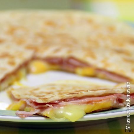 Quesadilla de jamón York y queso