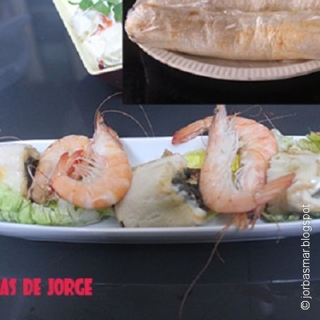Rollito de acelgas y queso con gambas