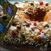 Roscón de Reyes con frutas escarchadas