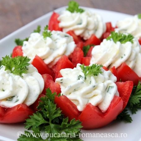 Tomates rellenos de queso