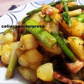 Salteado de patatas, ajetes, champiñón y espárragos trigueros