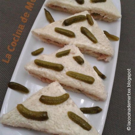 Sanwichs de atún y pepinillos rápido