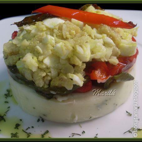 TIMBAL DE BACALAO CON PURÉ Y PIMIENTOS