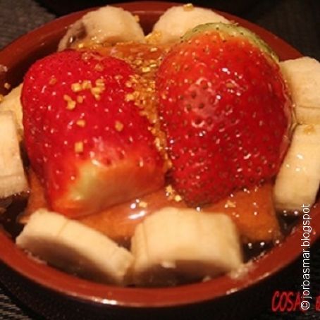 Sobao con fresas y plátano