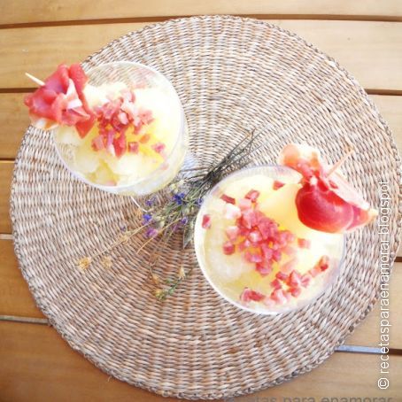 SORBETE DE MELÓN CON TAQUITOS DE JAMÓN SERRANO