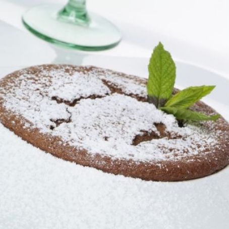 Soufflé de chocolate relleno de frambuesas