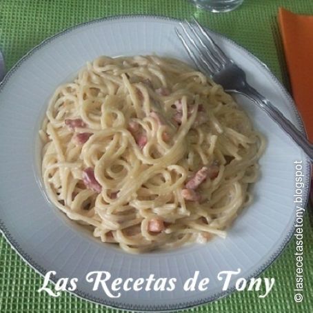 ESPAGUETIS A LA CARBONARA