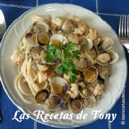 ESPAGUETIS CON ALMEJAS Y LANGOSTINOS
