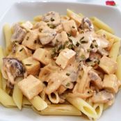 Stroganoff de tofu y champiñones con pasta