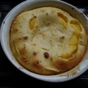 Clafoutis con melocotones y nectarinas