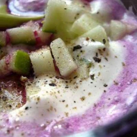 Gazpacho de col, manzana y crema esponjosa