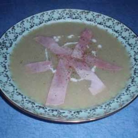 Sopa de endivias y jamón