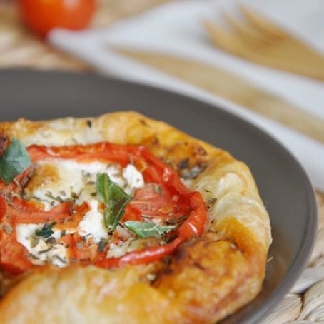 Feuilletés de tomate y queso de cabra a la provenzal