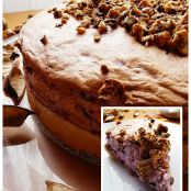 Tarte soufflée à la rhubarbe et à la mûre, noisettes croquantes au caramel salé