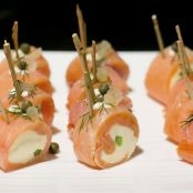 Rollitos de salmón ahumado con queso de cabra