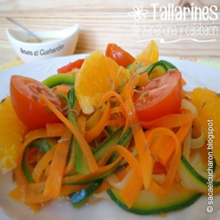 Tallarines de zanahoria y calabacín