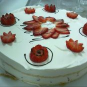 Tarta de nata y fresas
