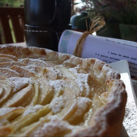 Tarta de almendra y pera