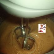 Tarta de cacahuetes rellena y cubierta de crema - Paso 1