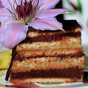 Tarta de galletas, chocolate y crema