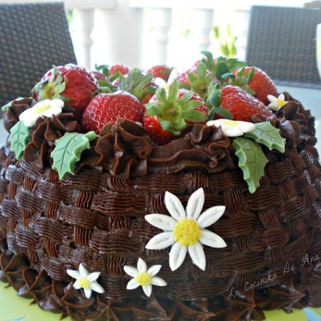 Tarta cesta de terciopelo rojo