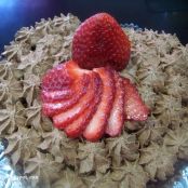 Tarta de trufa y fresas