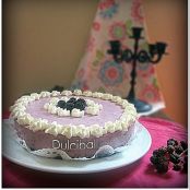 Tarta mousse de queso y moras silvestres