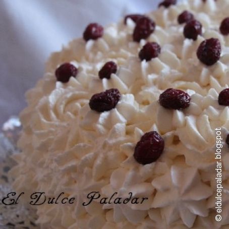 Tarta de arándanos en infusión de  frutos rojos