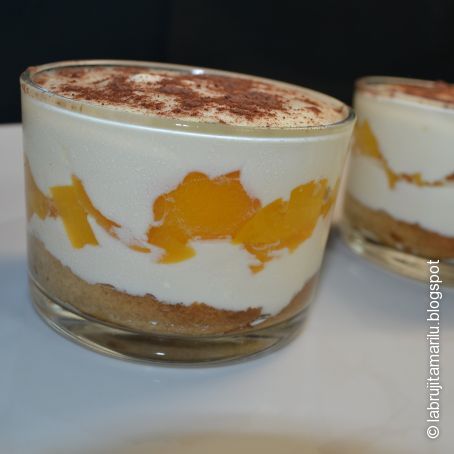 Tiramisú de melocotón