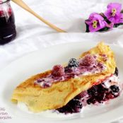 Omelette Sucrée - Tortilla dulce con yogur y mermelada de moras con frambuesas