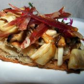 Tosta de boletus y langostinos