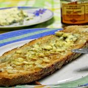 Tosta de queso azul y miel