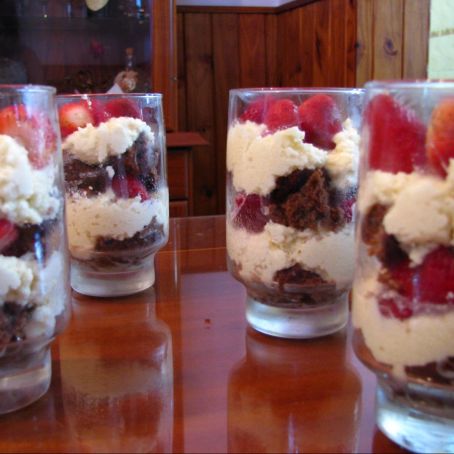 Trifle de frutillas y chocolate