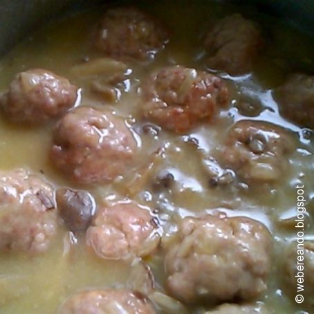Albóndigas en salsa de setas