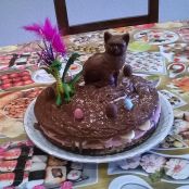 Pastel de Pascua: Bizcocho de chocolate Blanco Relleno