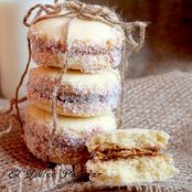 Alfajores argentinos rellenos de dulce de leche