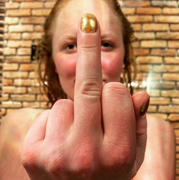 Tomarse SELFIES DESNUDA la nueva TENDENCIA que gana terreno en Internet