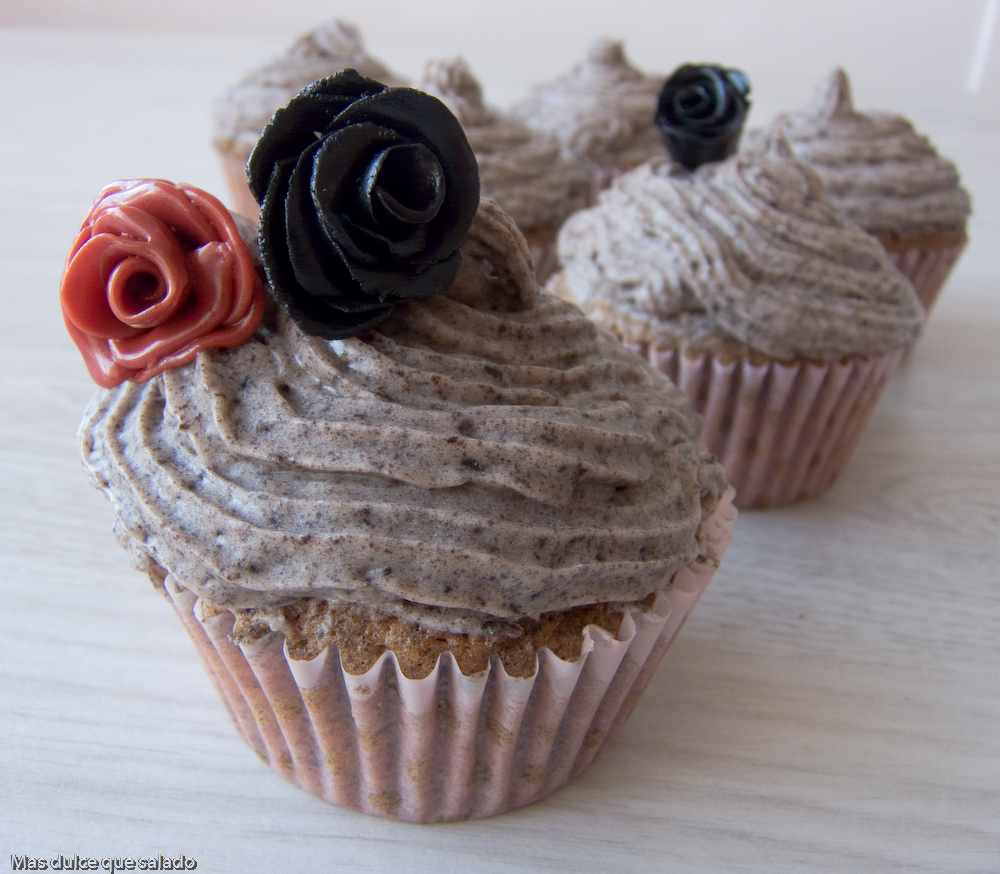 Cupcakes de galletas Oreo con crema de queso (4/5)